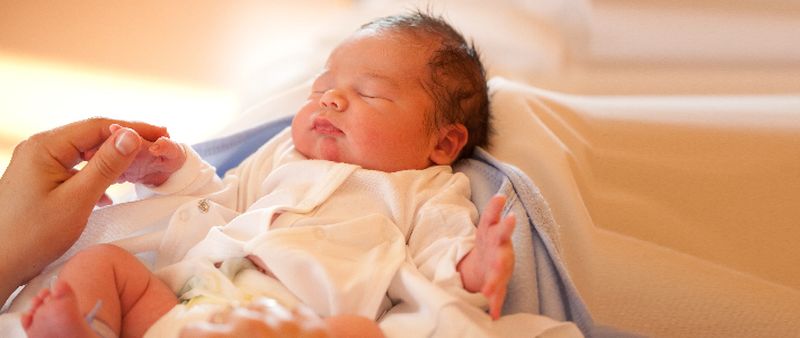 Bebeklerde Sarılık Belirtileri, Nedenleri ve Tedavisi